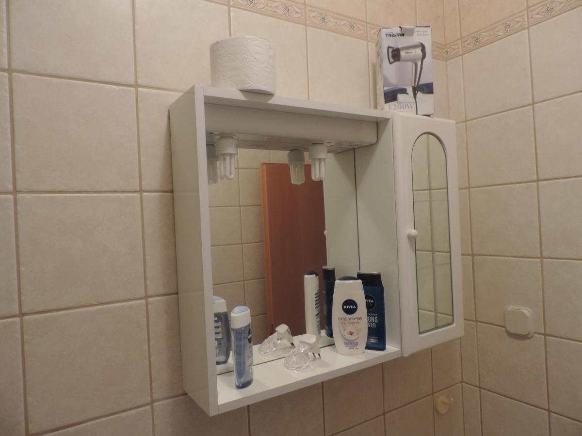 Apartmani Lavanda Pag Town Quarto foto