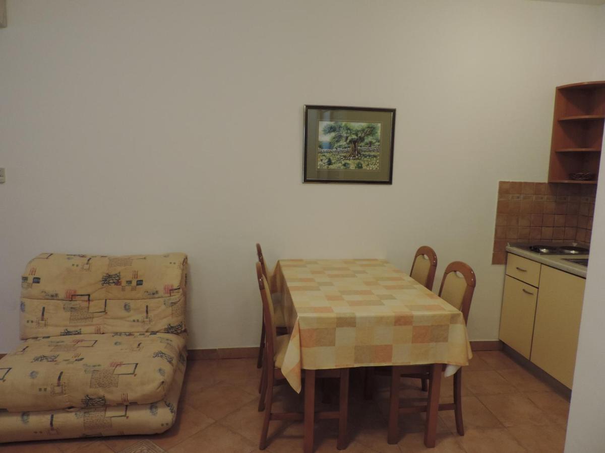 Apartmani Lavanda Pag Town Quarto foto