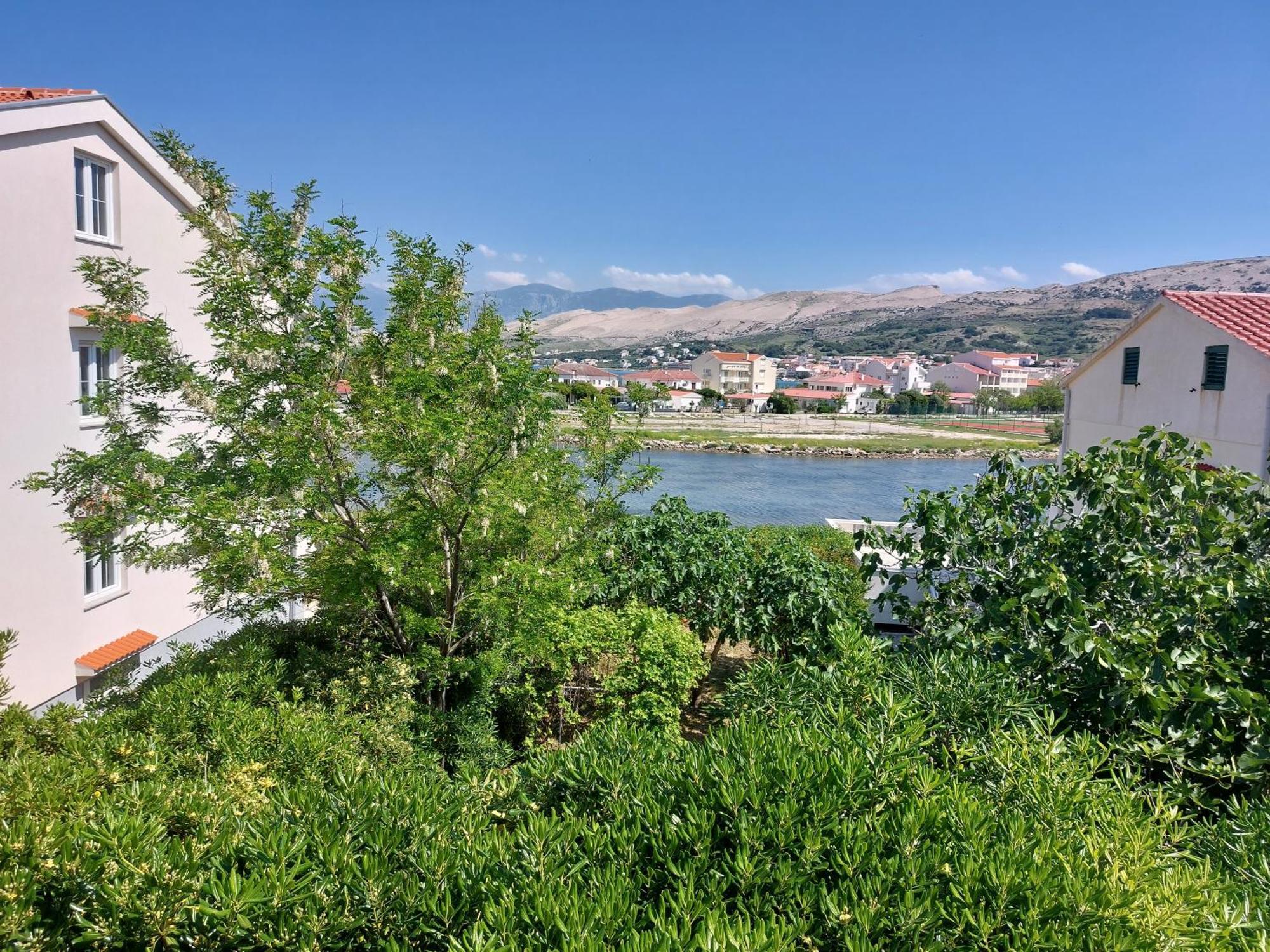 Apartmani Lavanda Pag Town Quarto foto